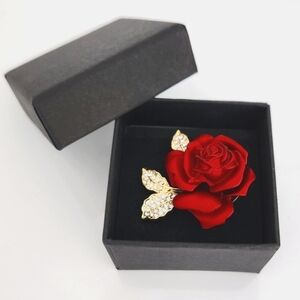 GIFT BOX NWOT Rose Brooch/Pin with Crystals
